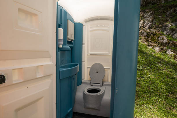 Best Portable restroom trailer rental  in Russellville, KY